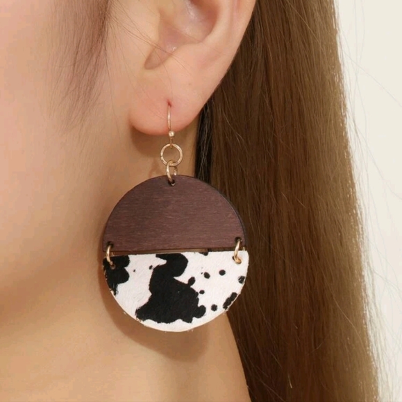 🍉5 for $25* Wood Cow Earrings - Picture 2 of 4